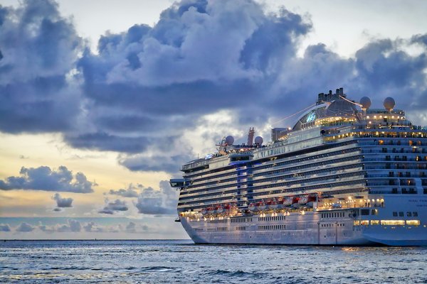 Comment choisir une croisière qui visite les plus anciens phares maritimes du monde?
